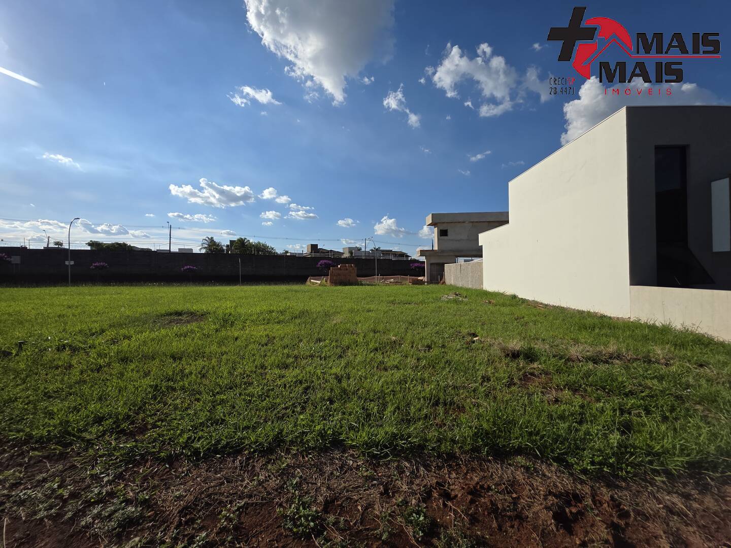 Terreno Lote à venda no Condomínio Residencial Royal Garden - Paulínia