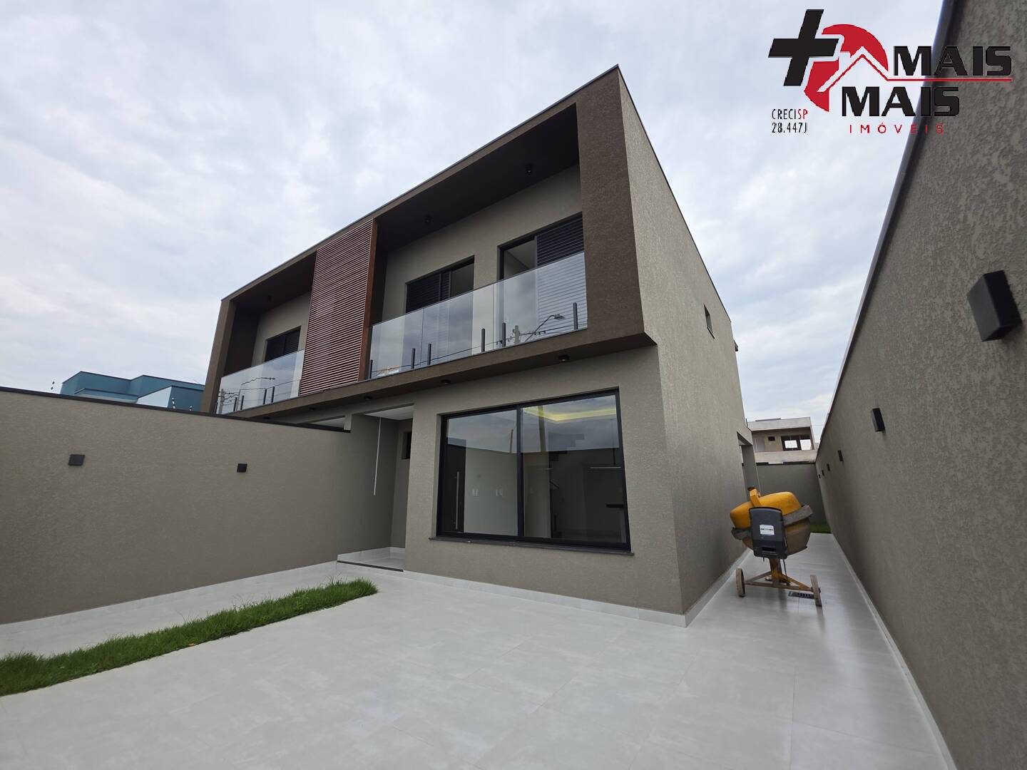 Casa Sobrado à venda no Bairro Parque Bella Ville - Hortolândia